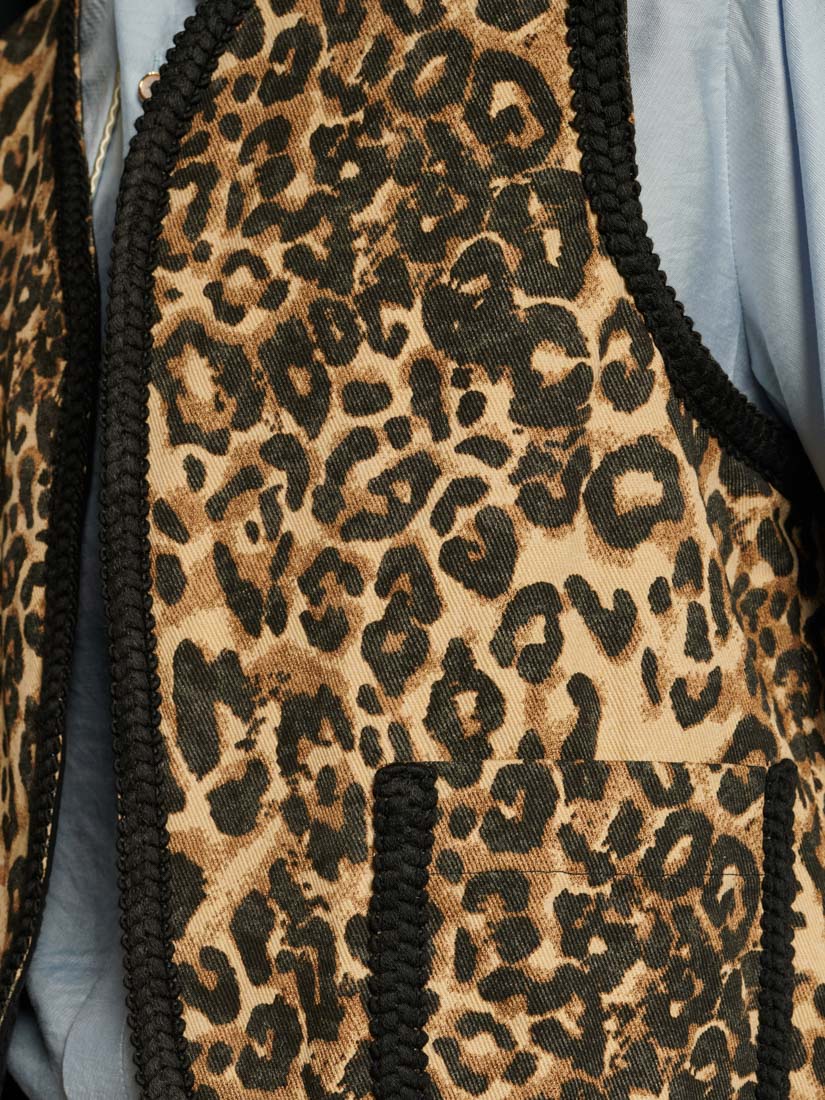 Ward Leopard Vest - Image 8